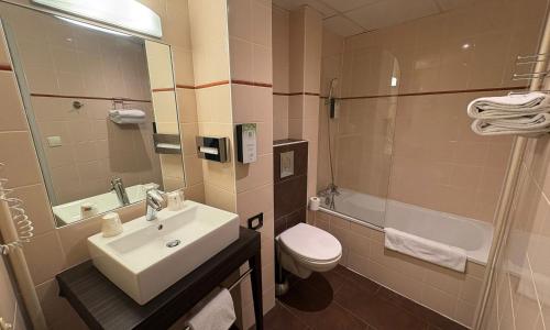 Kyriad Hotel Dijon Centre Gare - photo 2